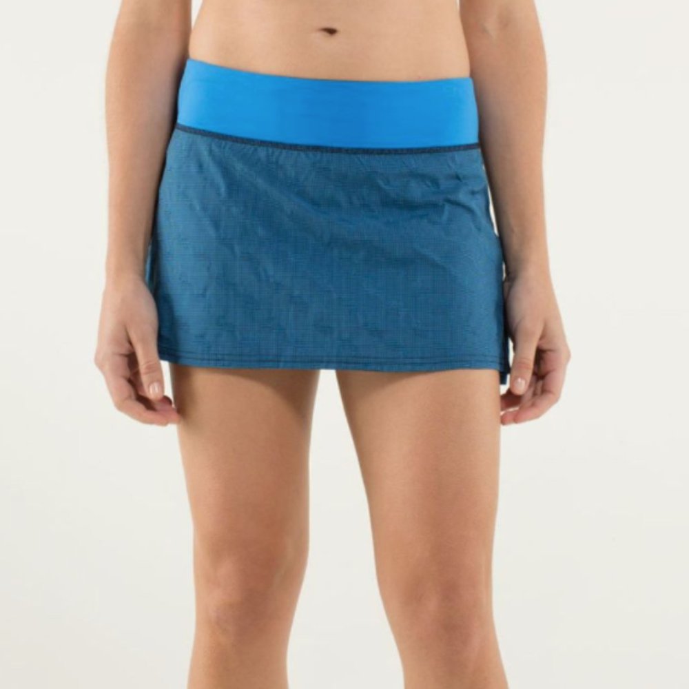 Lululemon Pace Setter Skirt, Size 4 tall , Blue / Black